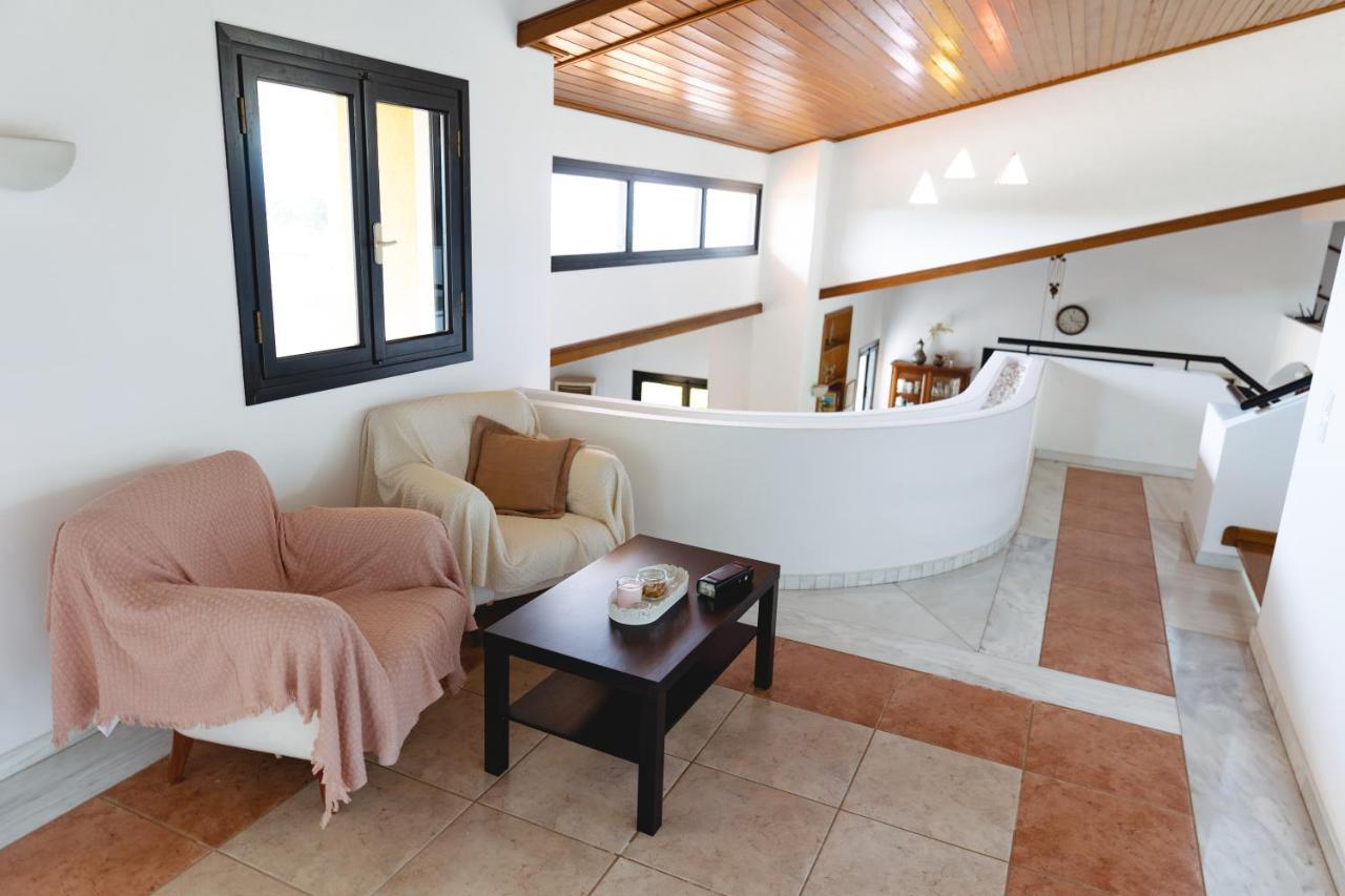 Kouvelia Country Home Luxury Villa Rental Nerotrivia Exterior photo